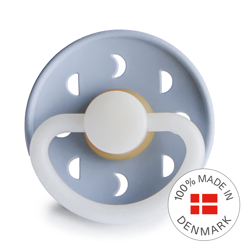 FRIGG Moon - Round Latex Pacifier - Powder Blue